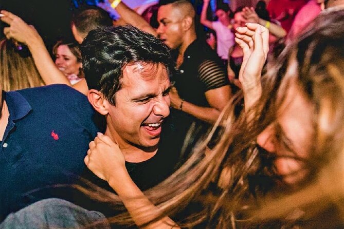 Party without limits! Cartagena; VIP Party. - Welcome drinks and live band: how the hosts set the mood