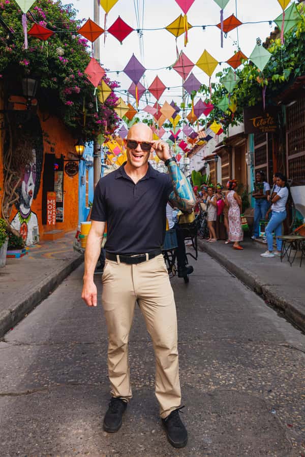 photo session through the streets of cartagena - Your private Getsemaní street-art photo session, explained