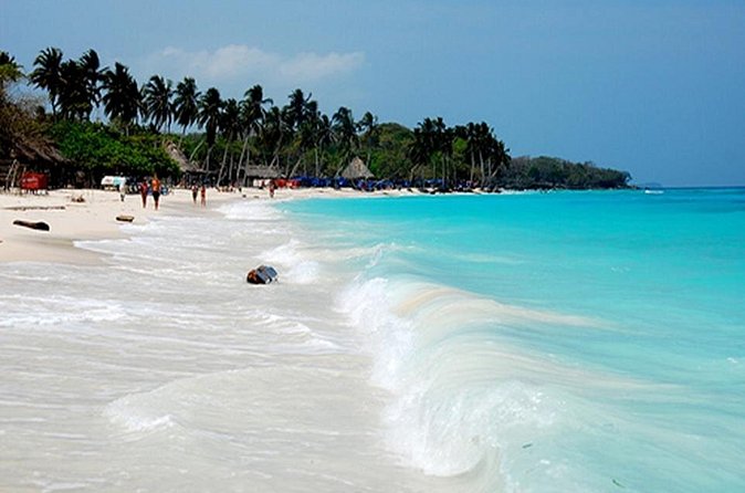 Playa Blanca Barú Tour with Lunch and hotel pick up - Who should book this Playa Blanca Barú tour