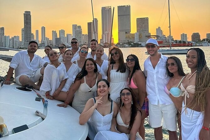 Premium Cruise Tour in Cartagena with Sunset and Open Bar - Sunset sailing in Cartagena Bay, the part you cannot fake