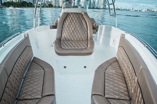 Private 8-Hour Boat Tour to the Rosario and Barú Islands - Stop 1: Islas de Rosario and the beach-time choices