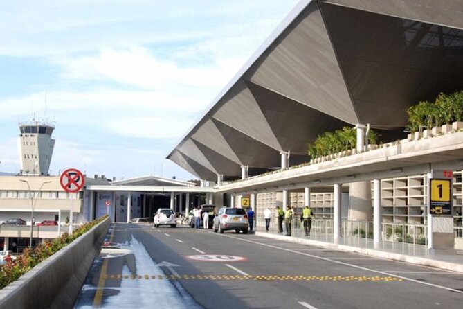 Private Arrival or Departure Transfer: Alfonso Bonilla Aragón Airport - Key Things That Make This Transfer Work