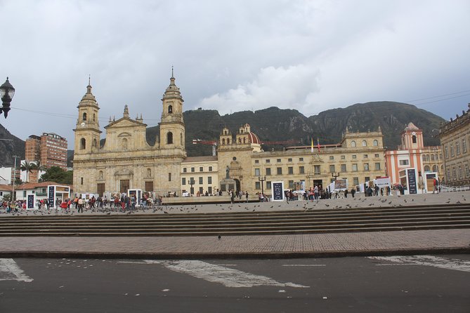 Private Bogotá City Experience: Enjoy all Must See Attractions in Bogotá. - Banco de la República and the Botero Museum hit
