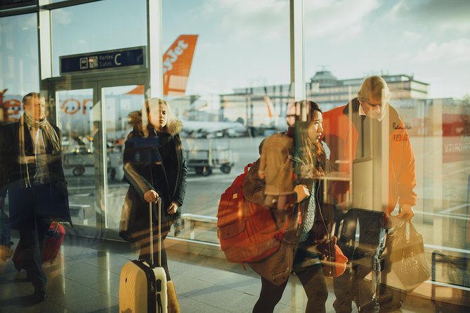 Private Cartagena Airport Arrival: Effortless Transfer - The Direct Air-Conditioned Ride to Your Cartagena Hotel