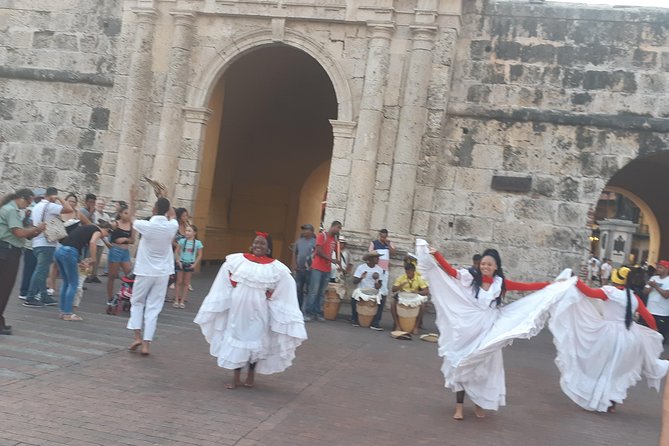 Private Cartagena city and street food tour. - La Popa Viewpoint: The Highest Stop for Best Orientation