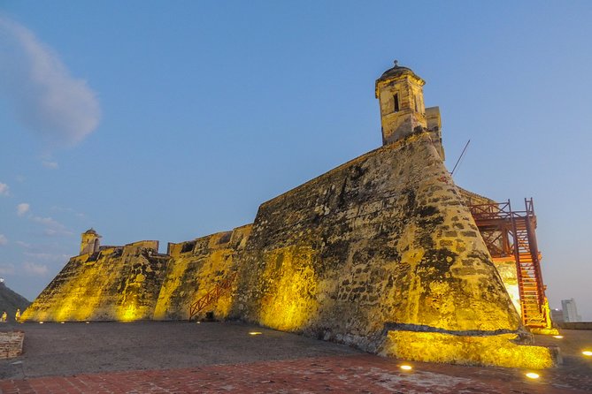 Private Cartagena Sightseeing - Pasaje Badillo: Old Town energy plus bites and coffee-lab time
