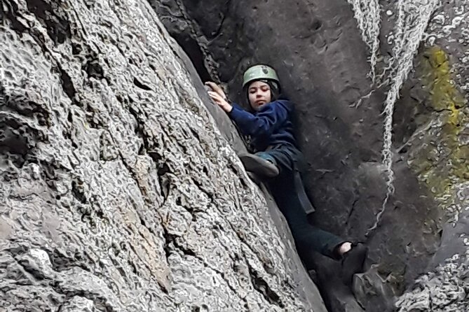 Private Half-day Rock Climbing Experience in the Suesca Rocks - Private guide attention: what you get when it’s just your group