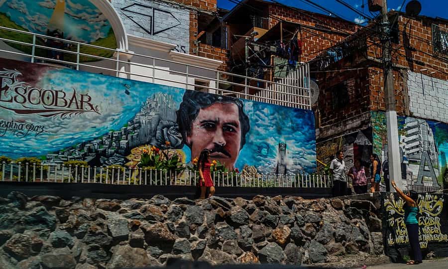 Private Pablo Escobar Tour - Dark days and the new Medellin - Montesacro Cemetery: seeing the legacy in silence