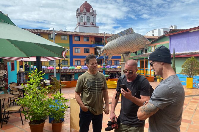 Private SUV Service to Guatapé & El Peñol - Stop 3: Guatapé Town, Zócalos, and Zócalo Plaza Time