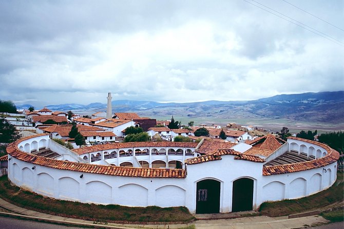 Private Tour: Guatavita, Salt Cathedral & Local Cuisine - Why this Bogotá day trip clicks: Guatavita and Zipaquirá in one loop
