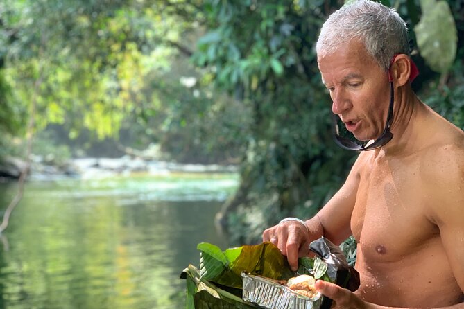 Private tour: hiking to the crystalline MELCOCHO river from MEDELLÍN - La Pinuela: the 4x4 truck ride into tropical humid forest