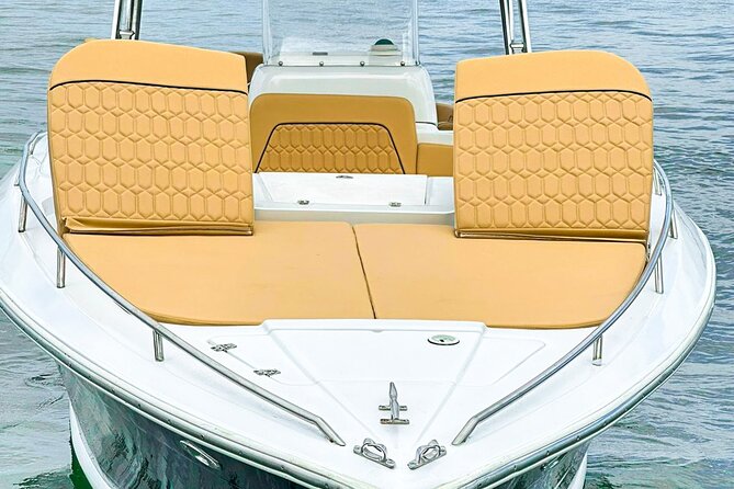 Private tour in luxury boat LaMorronga 41' to the Rosario Islands - Luxury on LaMorronga 41-foot: what you get beyond the view