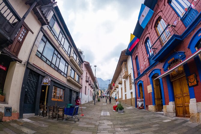 Private Tour of La Candelaria, The history of Bogotá - Teatro Colón: neoclassical Bogotá at the end of the 19th century