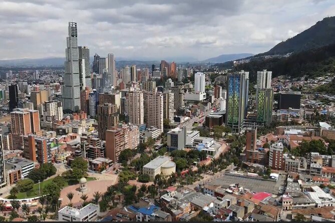 Private Tour of the Historic Center and Candelaria in Bogotá - Plaza de Bolívar: the political heart of the city