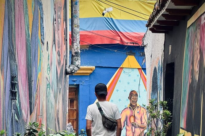 Private Tour of the Historic Center and Candelaria in Bogotá - Carrera Séptima: the city’s main spine