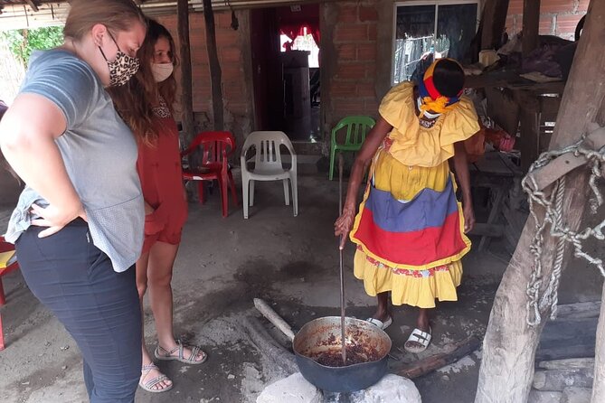 Private Tour with Certified Guide of San Basilio De Palenque - Stop 1: Monumento a Benkos Bioho and the Stories Behind the Square
