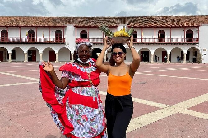 Private Tour with Guide in the Historic Center of Cartagena - Stop 3: Plaza de la Aduana and why plazas matter in Cartagena