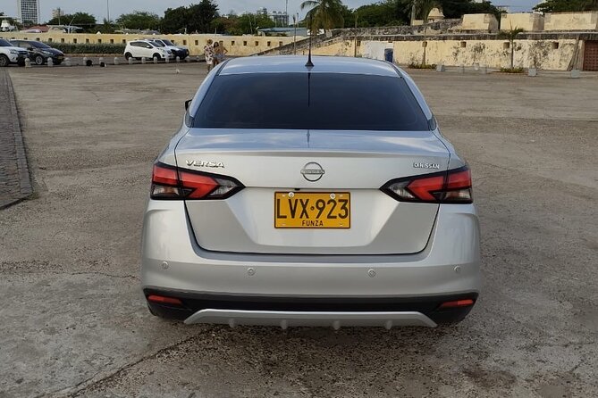 Private transfer from the airport to the hotel in Cartagena - Luggage help and arrival comfort at hotel reception