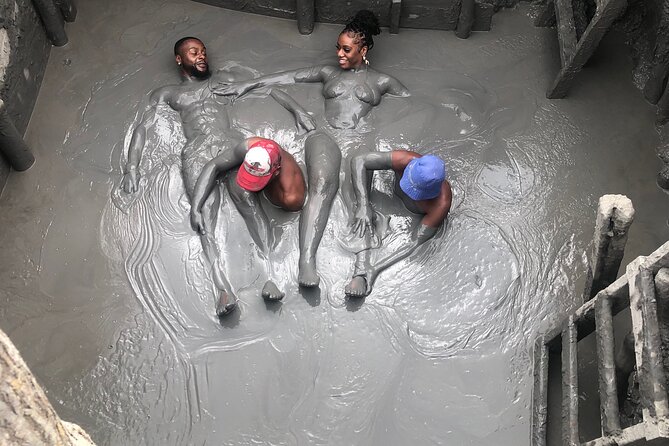 Private unique Experience to the Mud Volcano + Snack - Rinsing off in the lagoon: the cleanup that saves your clothes