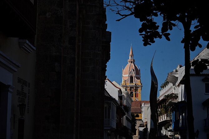 Private Walking Tour in Walled City and Getsemani Cartagena - La Trinidad Square, Las Bóvedas, and the church highlights