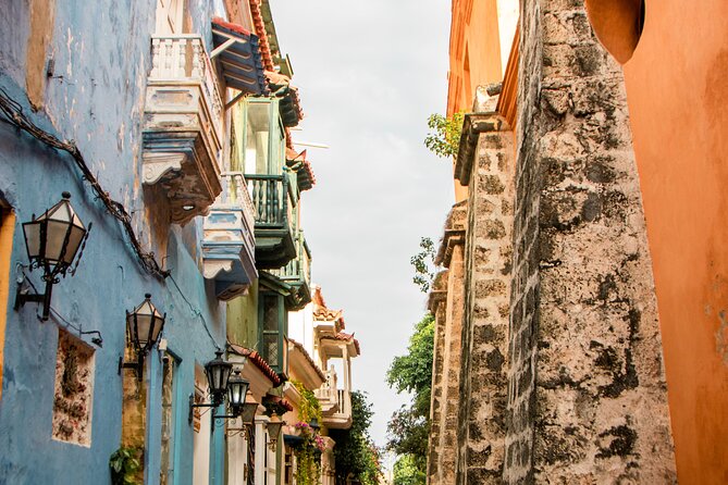 Private Walking Tour in Walled City and Getsemani Cartagena - Getsemaní streets and the snack you will want again