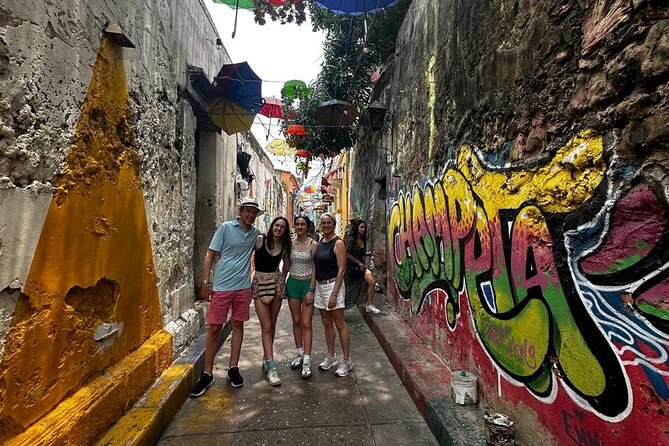 Private Walking Tour Walled City and Getsemaní - Parque del Centenario: a needed breather before the neighborhood shift