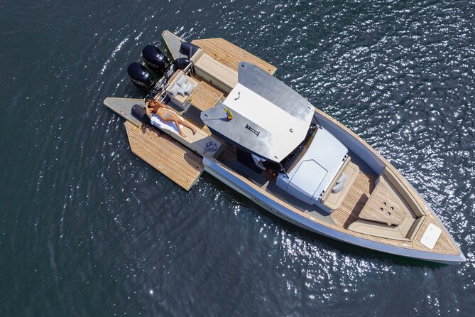 Private Yacht to Islas de Rosario up to 12 people - Key things I think you will notice right away