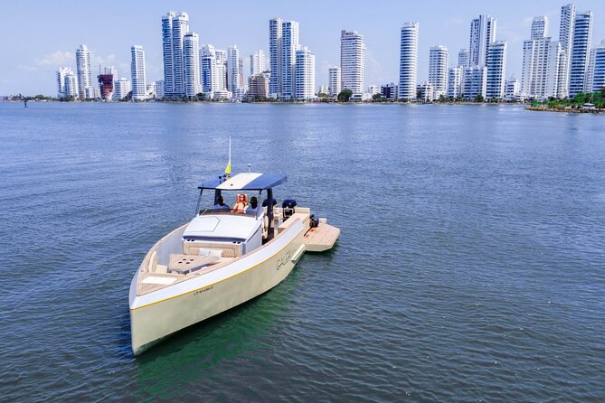 Private Yacht to Islas de Rosario up to 12 people - Price and logistics: what $900 really buys you