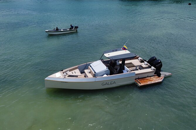 Private Yacht to Islas de Rosario up to 12 people - Getting picked up and back: reducing stress, saving vacation time