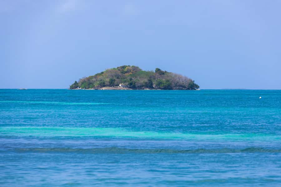 Rosario Islands -Barú : Agua Azul Beach, with lunch - The guide makes the difference: Yean Carlos and Juan in practice