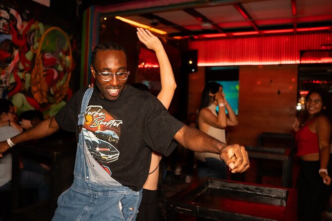 Salsa & Bachata Nightlife Tour in Medellín with a Local Dancer - Rooftops and the first taste of the nightlife scene