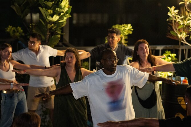 Salsa & Bachata Nightlife Tour in Medellín with a Local Dancer - The social-dance part: partner rotation and mixed skill levels