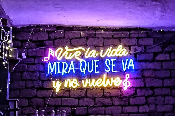 Salsa Bar Hopping in Cali - Calle de la Salsa at La Curva del Boulevard: where the dancing ramps up