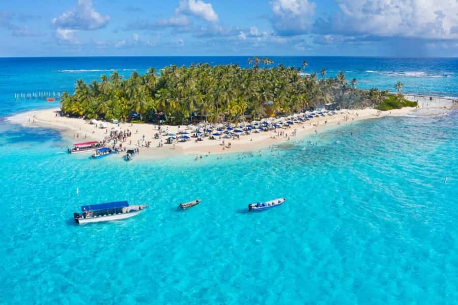 SAN ANDRES: BOAT TRANSFER + JOHNNY CAY - The 15-Minute Speedboat Transfer: What “Bumpy” Can Feel Like