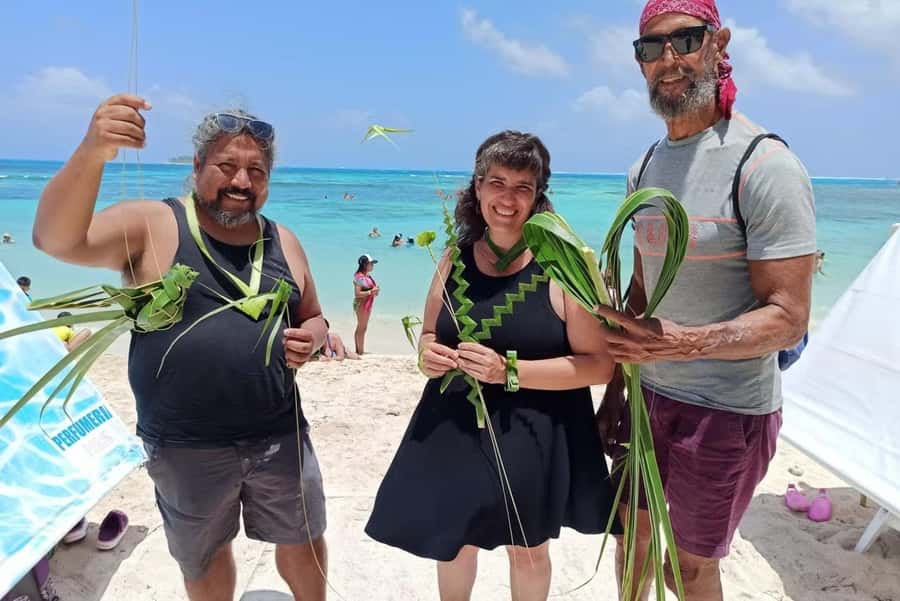 San Andres: Coco Art Workshop - Your first look near Bolivar Park: the coconut story starts at home