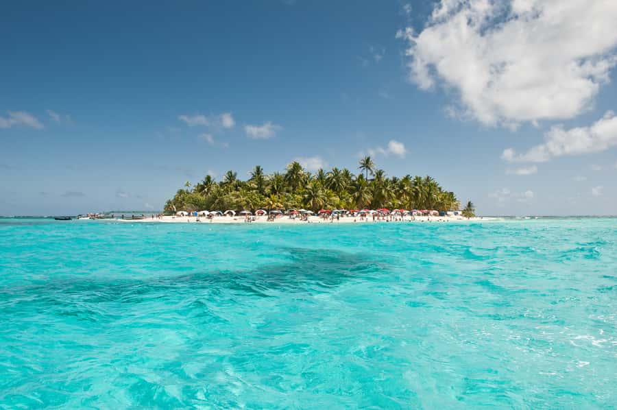 San Andrés: Guided Cays and Mangroves Tour - From Casa de la Cultura Dock to Johnny Cay’s seven-color sea