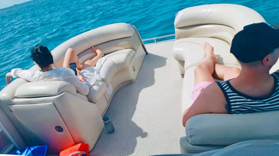 San Andres: Private Boat Trip with Aquarium and Beach Stops - A private boat day in San Andrés, built for hanging out
