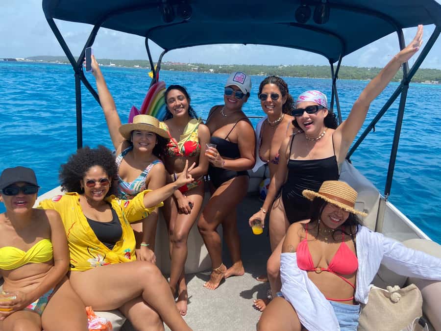 San Andres: Private Boat Trip with Aquarium and Beach Stops - The mangroves and wildlife check: calm, scenic, and not just for photos