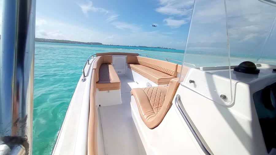 San Andres: Private San Andres Bay Tour by Luxury Speedboat - Lunch and photo stops that keep the day from feeling like a checklist