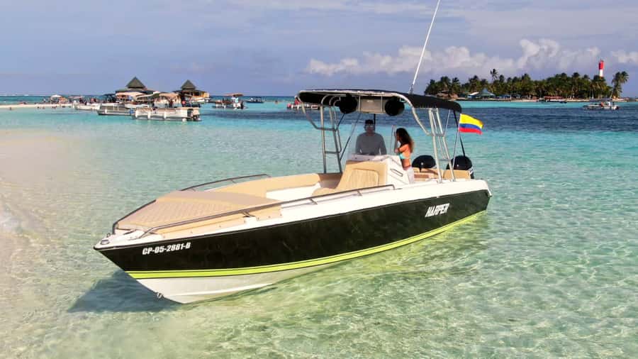 San Andres: Private San Andres Bay Tour by Luxury Speedboat - Old Point mangroves photo stop and guided wildlife viewing