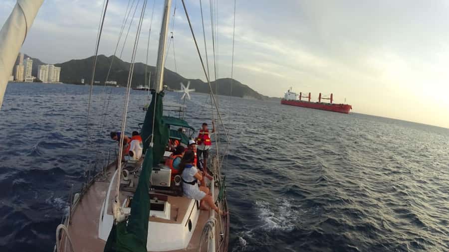Santa Marta Bay: Sunset on a sail boat - Key highlights to know before you go