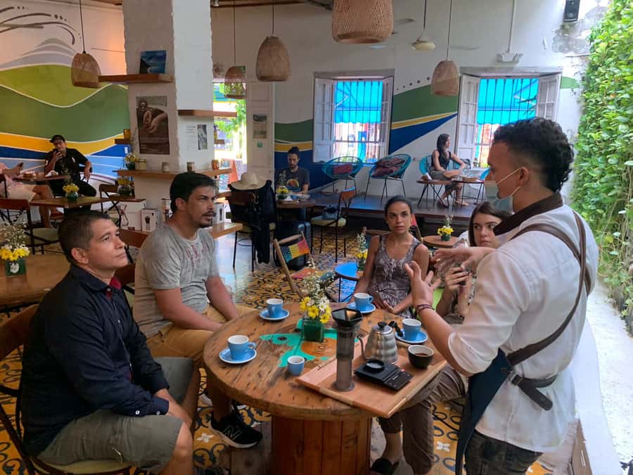 Santa Marta: Guided Walking Food Experience - Arepa de huevo at a local kiosk: the hands-on moment that makes it stick