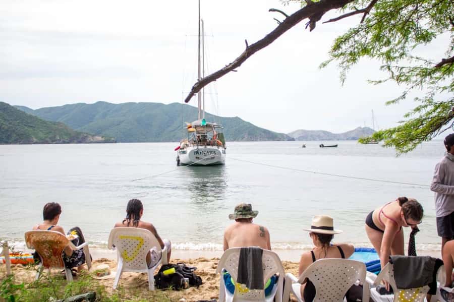 Santa Marta: Sailboat day tour to Tayrona Park - Getting to the Marina Internacional de Santa Marta dock, and finding Sonata