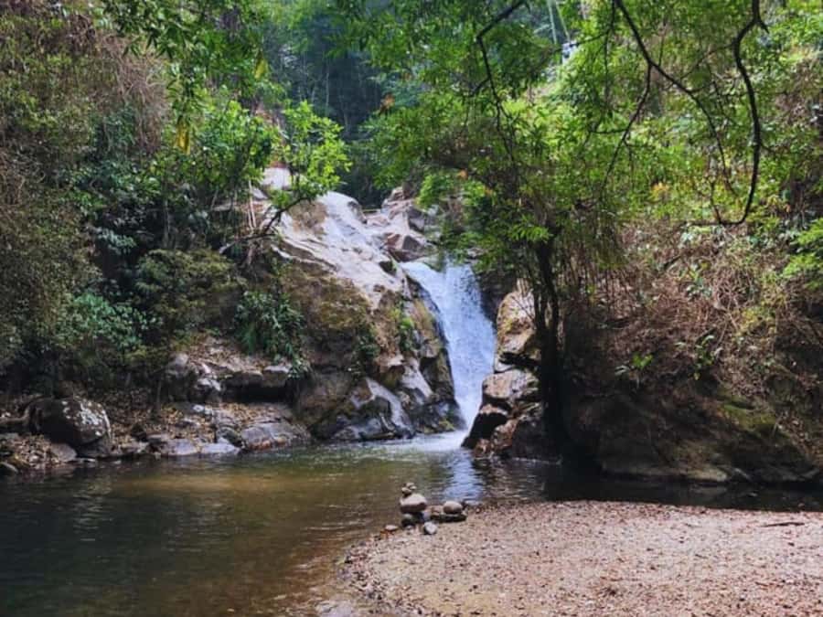 Santa Marta: Trekking in Minca Complete Waterfall Circuit - Oído del Mundo Waterfall: your photo stop with meaning