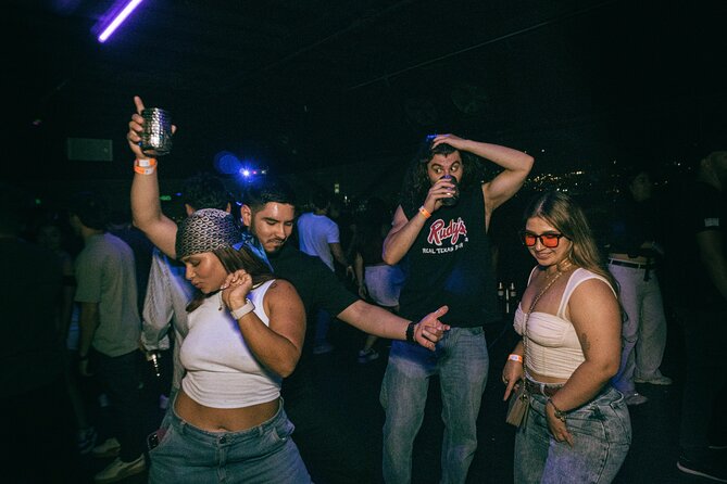 Saturday Night Bar Crawl in Cali, Colombia - La Calle del Sabor: Street Salsa With Live Bands and DJ Sets