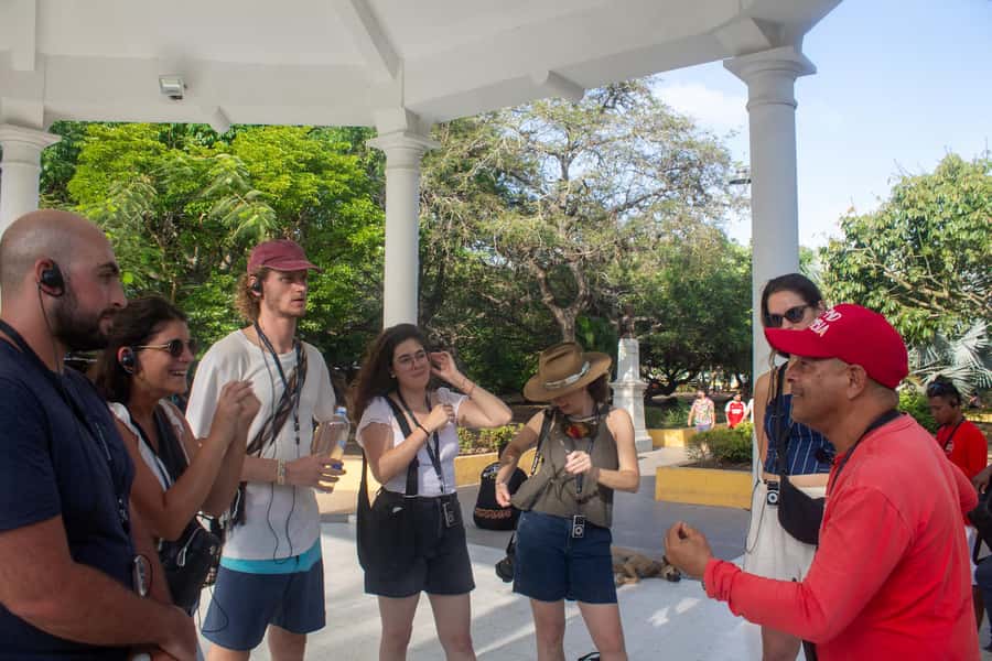 Shared Cartagena Old City Tour with Wireless Audio System - The route: what you’ll see, why it matters, and what to watch for