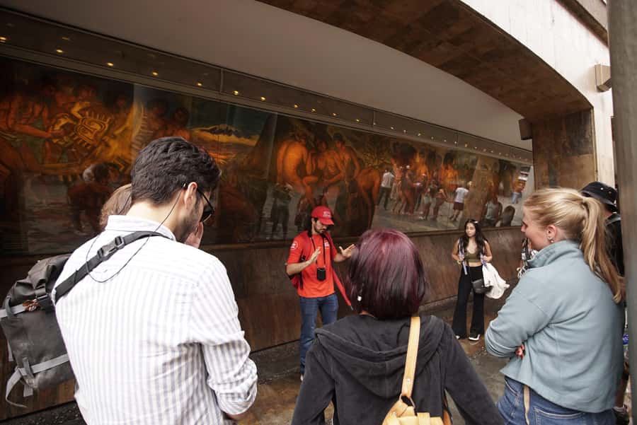 Shared Medellín Downtown Tour with Wireless Audio - Park of Lights: a tribute you can walk through