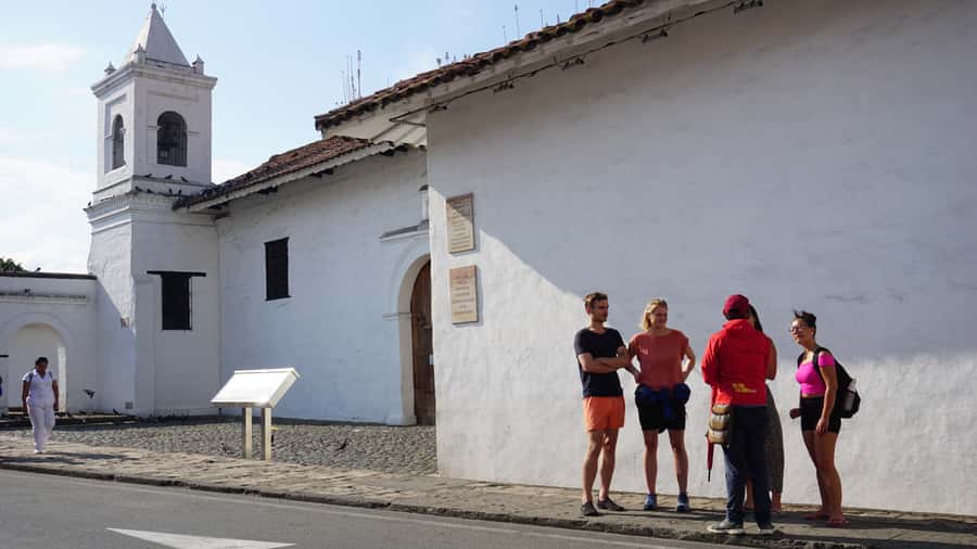 Shared Tour Cali's Historical Downtown - Drug trafficking and social revolts: a hard story told straight