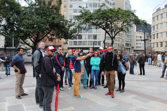 Shared Tour Colombian Conflict: war, drug trafficking and peace - Avenida Jimenez, Bogotá’s main axis during tense times