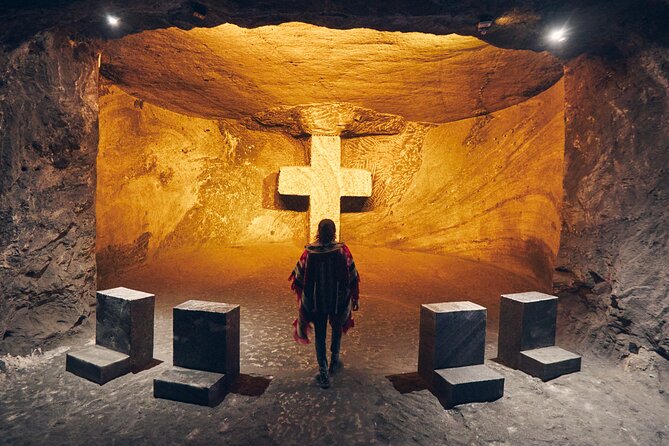 Shared Tour Zipaquirá Salt Cathedral and Guatavita Lagoon - Guides and drivers: the difference between a good day and a great one